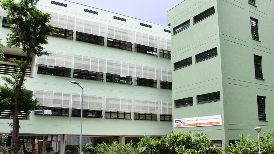 Sistema de avaliação de pesquisador do CeMEAI é usado na Biblioteca do ICMC