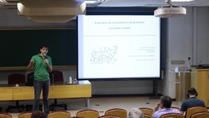 Íntegra - Palestras da Extensão: O paradoxo do enovelamento de proteínas