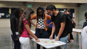 Professores da UNICAMP promovem atividades com escolas